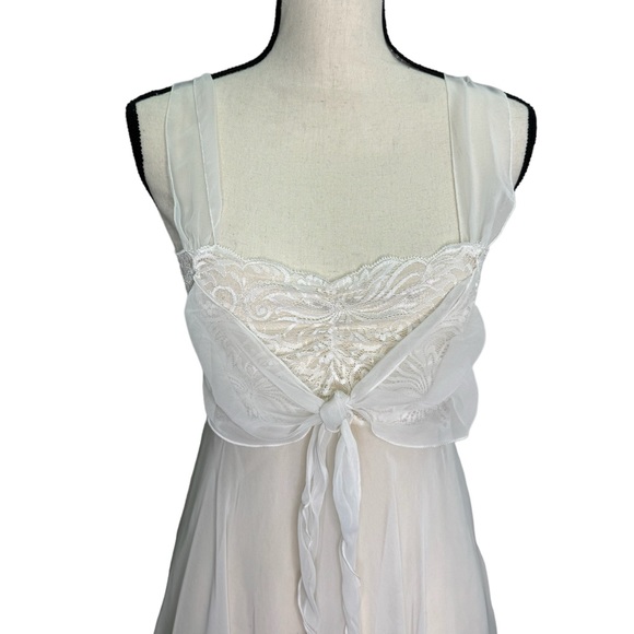 VINTAGE Victoria’s Secret Sheer Babydoll - Picture 4 of 10